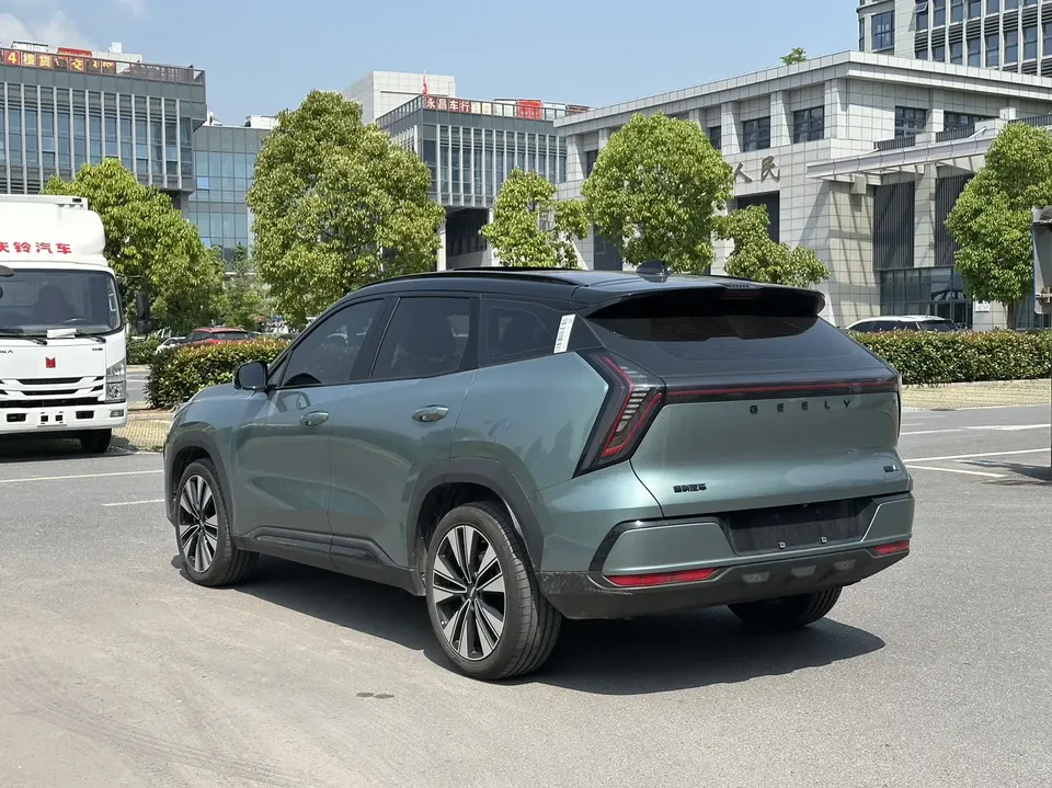 Geely Atlas L fourth generation 1.5TD DCT Jinxiu 2025 — миниатюра 4