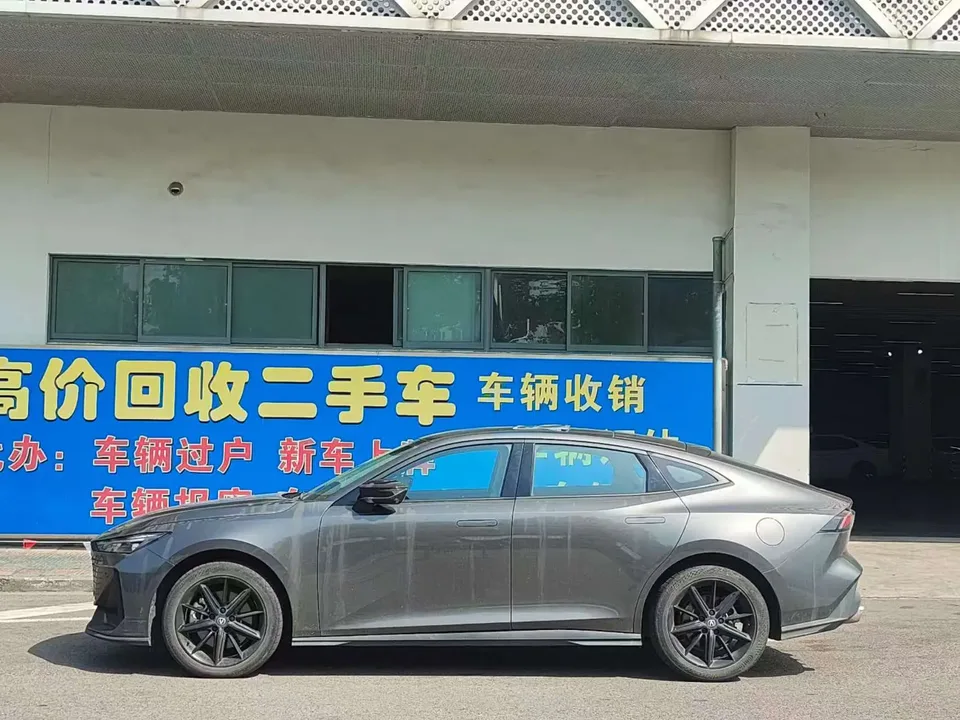 Changan UNI-V iDD 113km Smart Cool Edition 2023 — миниатюра 4