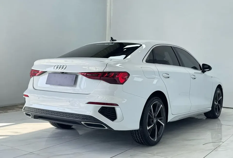 Audi A3 A3L Limousine 35 TFSI Fashion Sports 2022 — миниатюра 2
