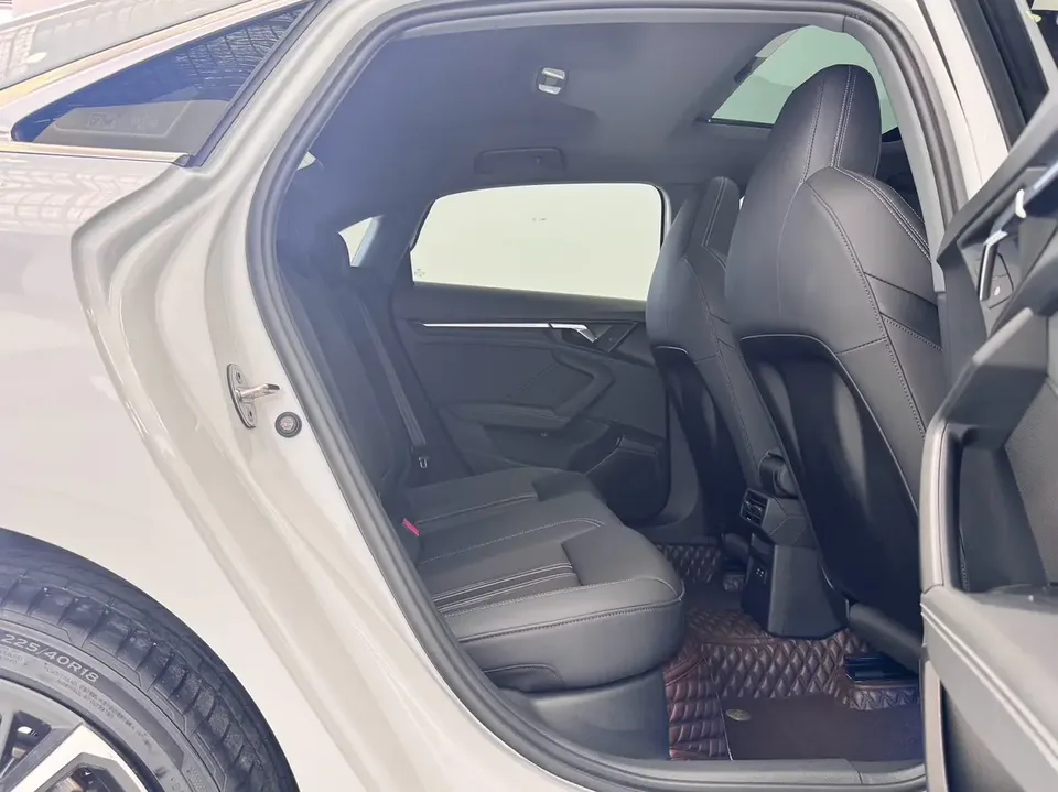 Audi A3 A3L Limousine 35 TFSI Fashion Sports 2022 — миниатюра 5