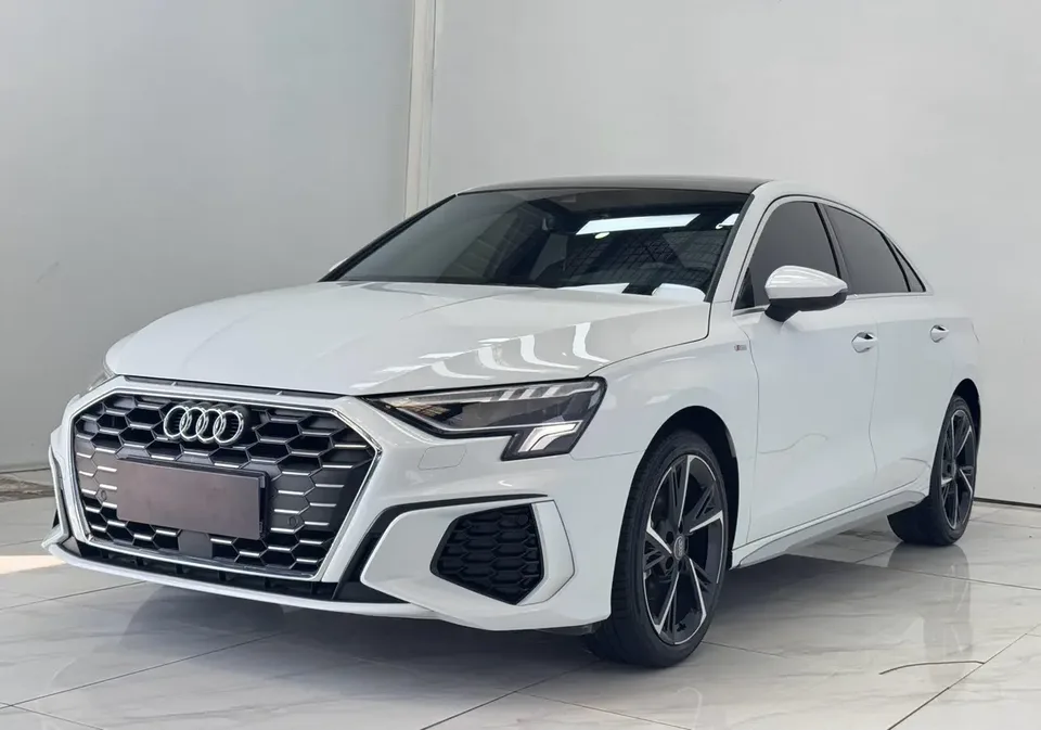 Audi A3 A3L Limousine 35 TFSI Fashion Sports 2022 — фото 1, купить с доставкой в Москву