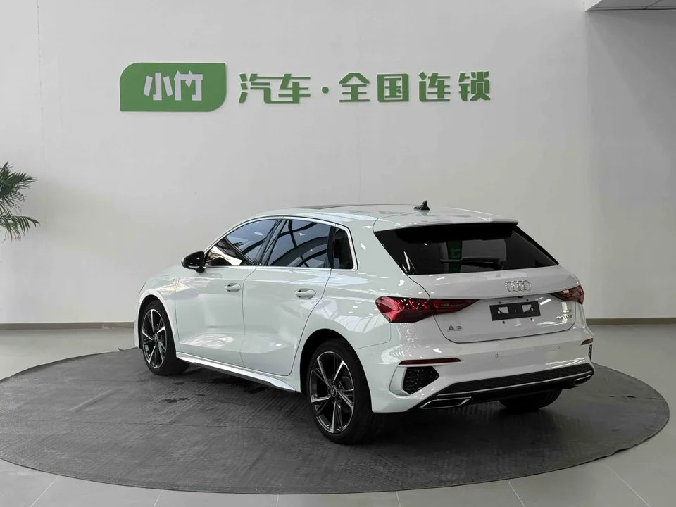 Audi A3 Sportback 35 TFSI stylish and sporty 2022 — миниатюра 2