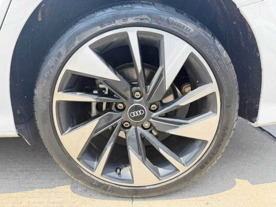 Audi A3 A3L Limousine 35 TFSI Fashion Sports 2022 — миниатюра 3