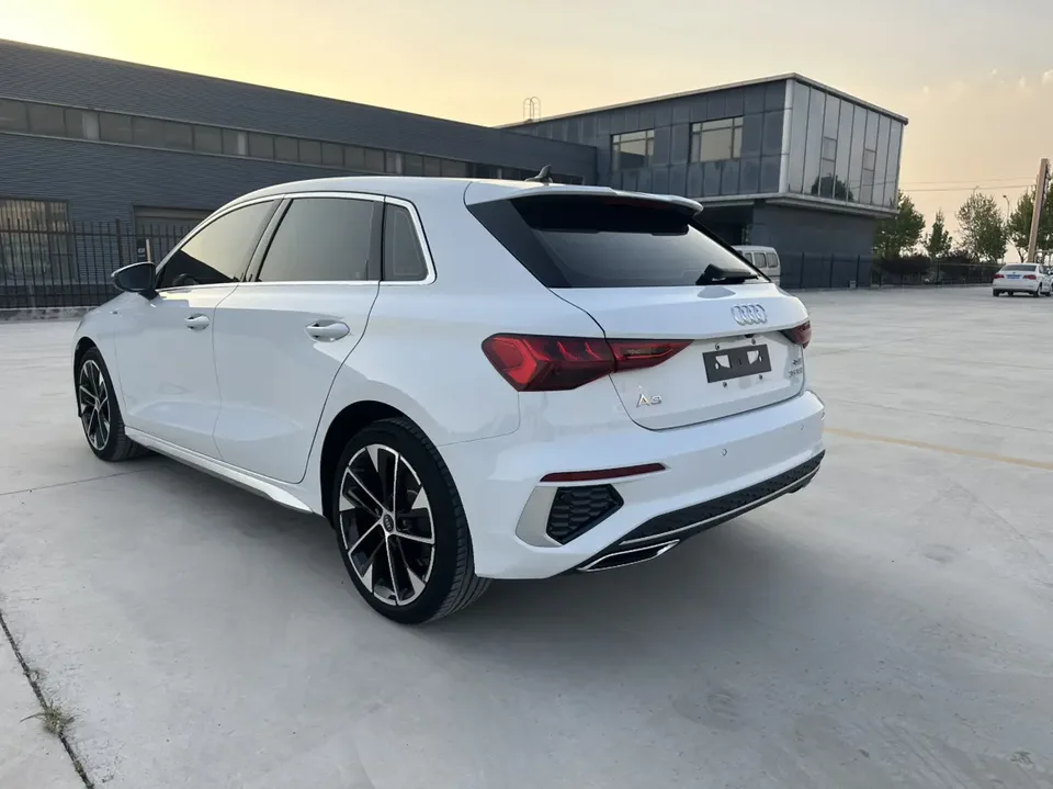 Audi A3 Sportback 35 TFSI stylish and sporty 2023 — миниатюра 5