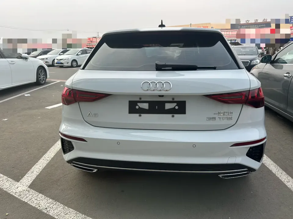 Audi A3 Sportback 35 TFSI stylish and sporty 2023 — миниатюра 2