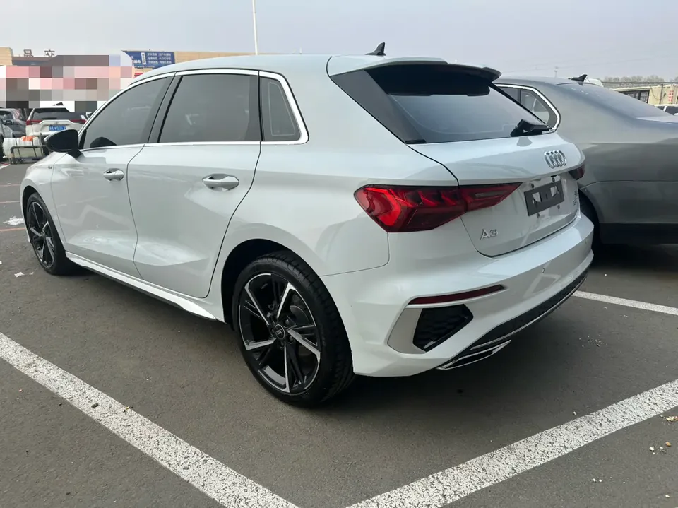 Audi A3 Sportback 35 TFSI stylish and sporty 2023 — миниатюра 4