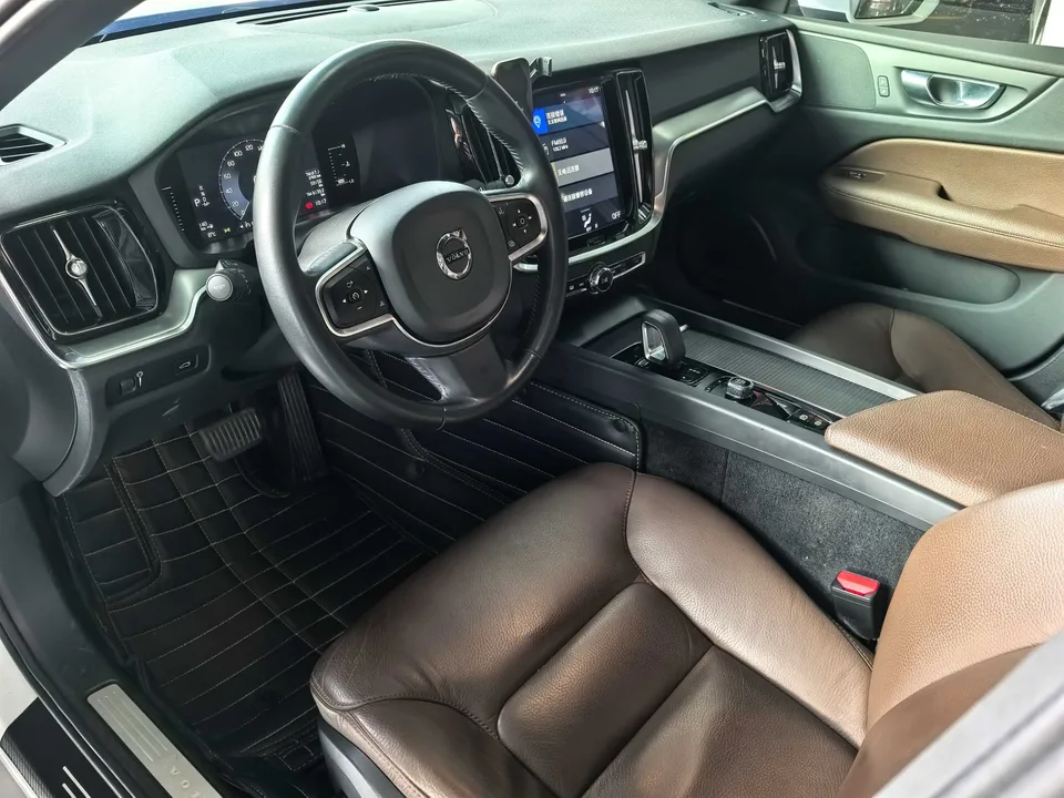 Volvo S60 Volvo S60 2022 B4 Zhiyi Luxury Edition 2022 — миниатюра 5