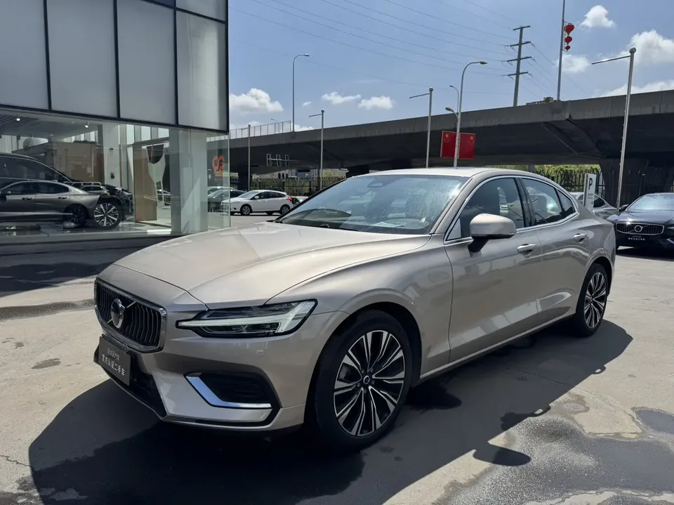 Volvo S60 2025