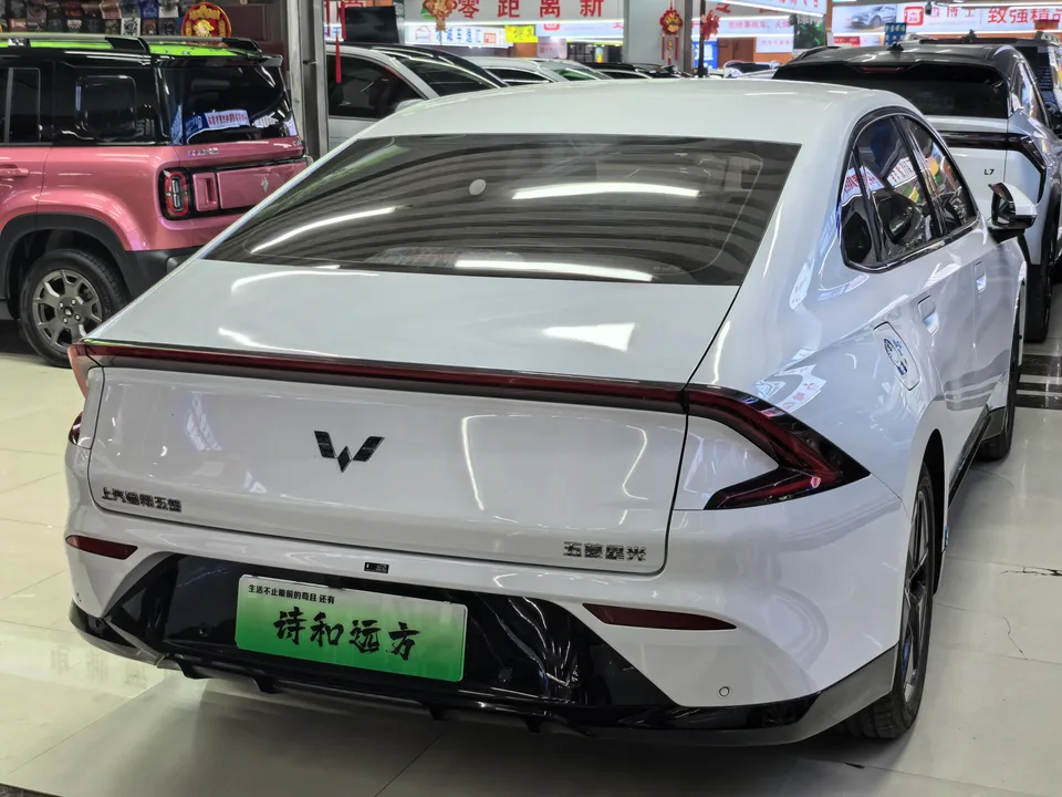 Wuling Starlight PHEV 150km Smart Advanced 2025 — миниатюра 3