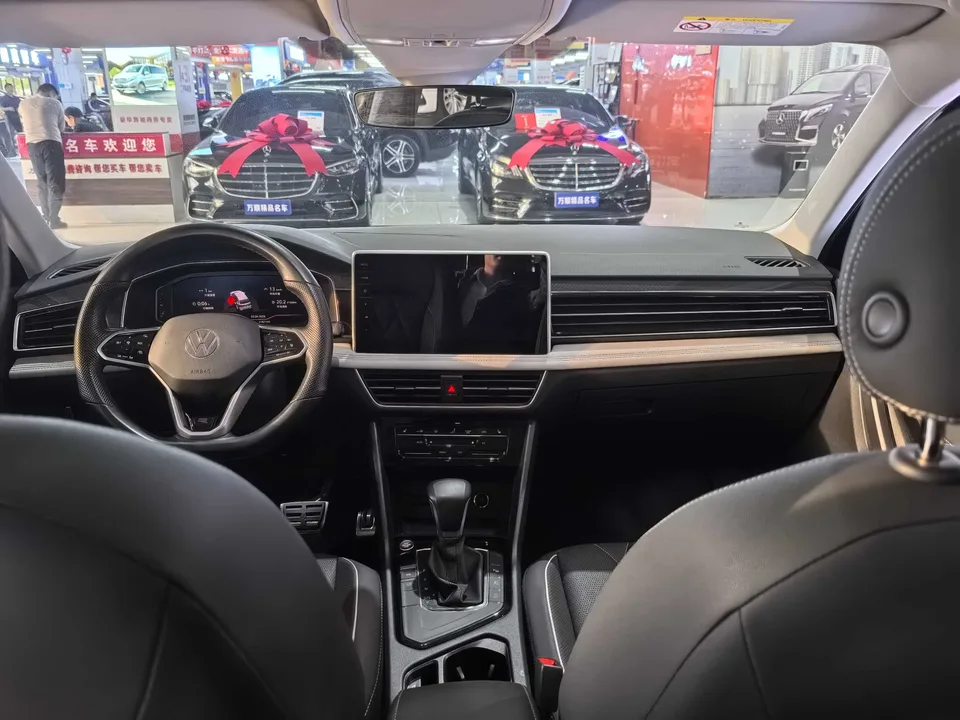 Volkswagen Tiguan L Tiguan L 2022 330TSI Automatic 2WD R-Line Enjoy Edition 2022 — миниатюра 3
