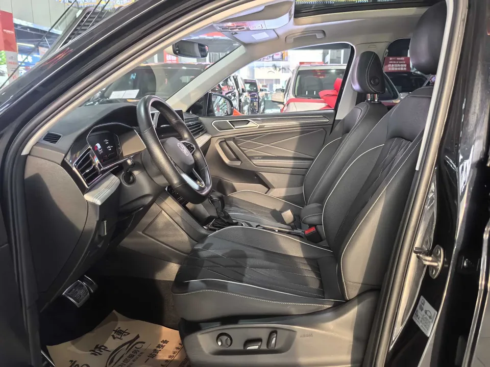 Volkswagen Tiguan L Tiguan L 2022 330TSI Automatic 2WD R-Line Enjoy Edition 2022 — миниатюра 5