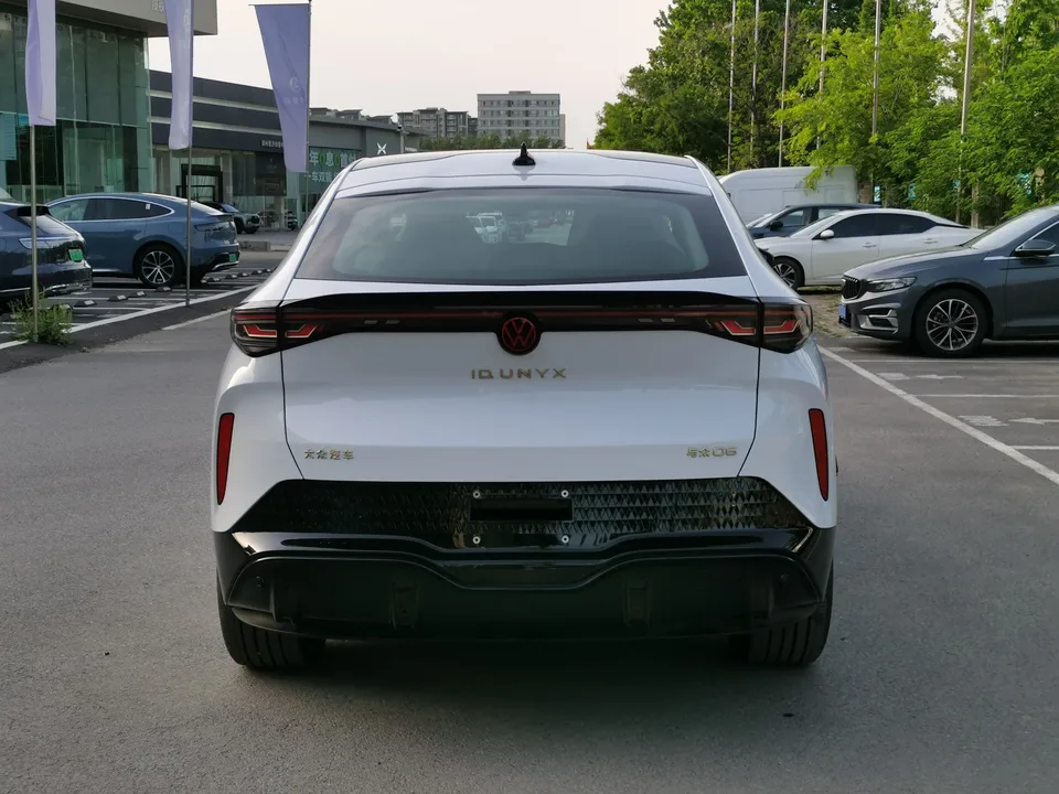 Volkswagen With the crowd06 Pure 2026 — миниатюра 2