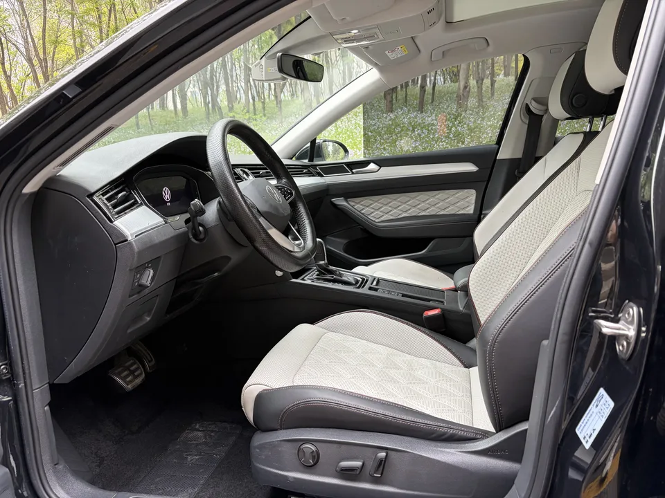 Volkswagen Magotan Magotan 2023 2 million commemorative edition 330TSI DSG luxury model 2023 — миниатюра 4