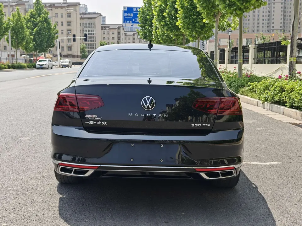 Volkswagen Magotan Magotan 2023 2 million commemorative edition 330TSI DSG leading model 2022 — миниатюра 2