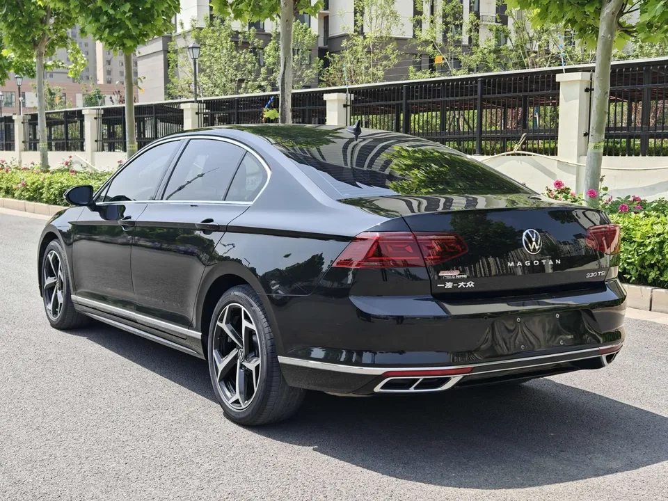 Volkswagen Magotan Magotan 2023 2 million commemorative edition 330TSI DSG leading model 2022 — миниатюра 4