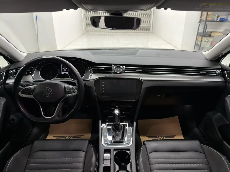 Volkswagen Magotan Magotan 2020 330TSI DSG Leading Edition 2022 — миниатюра 3