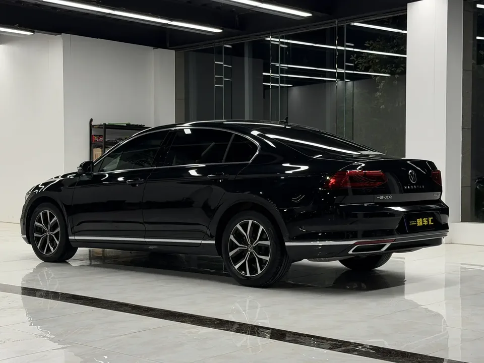 Volkswagen Magotan Magotan 2020 330TSI DSG Leading Edition 2022 — миниатюра 5