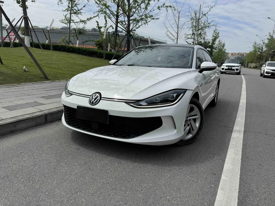 Volkswagen Lamando Lingdu 2023 Lingdu L 280TSI DSG Super Hot Flagship Edition 2023 — photo 1, buy with delivery to Moscow