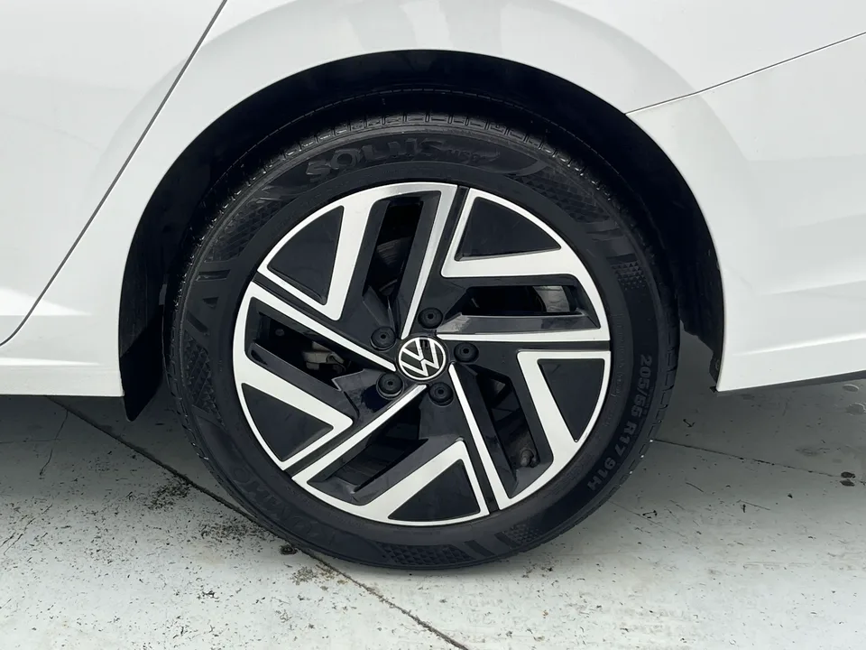 Volkswagen Sagitar Sagitar 300TSI DSG Flying Edition 2024 — фото 1, купить с доставкой в Москву