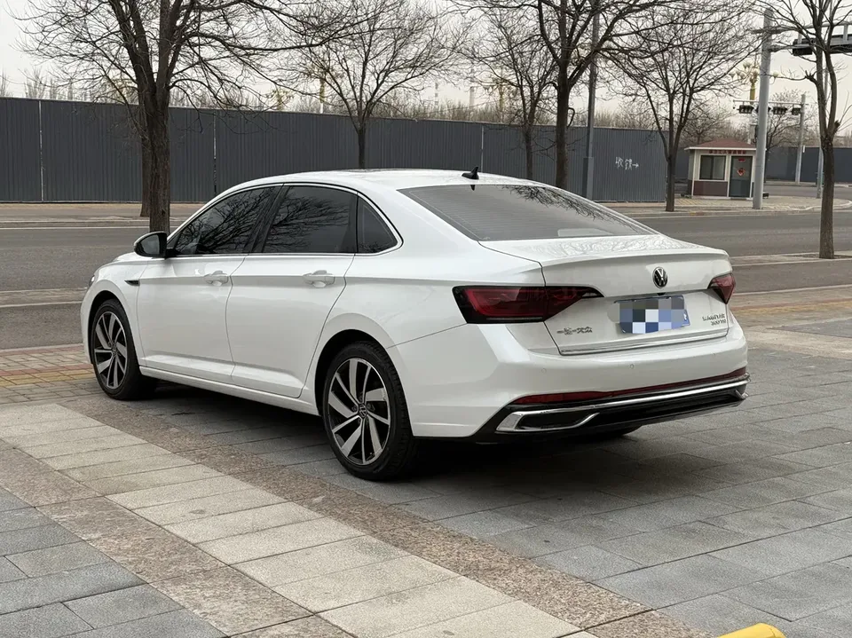 Volkswagen Sagitar 2023 Sagitar 300TSI DSG Excellence Edition 2022 — миниатюра 4