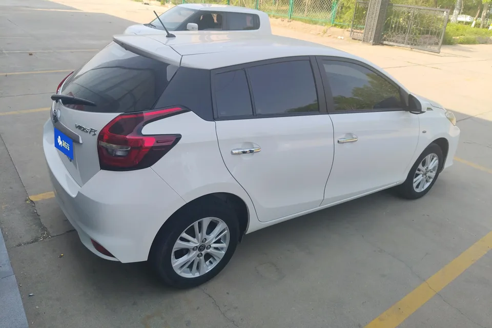 Toyota Vios FS 1.5L CVT 20th Anniversary Edition 2023 — миниатюра 4