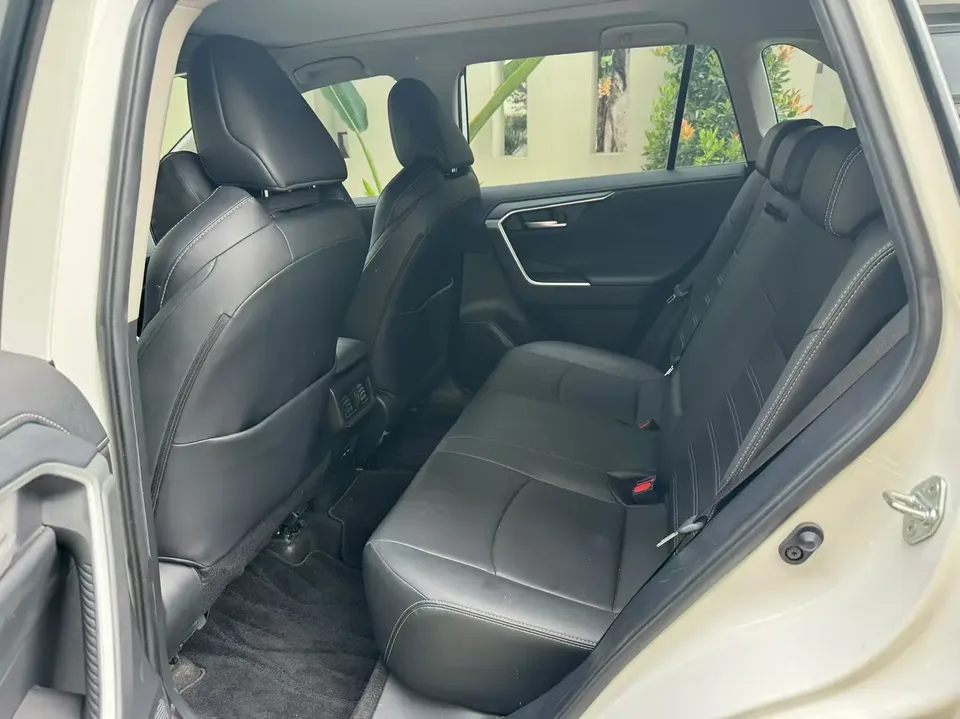 Toyota Willanda 2.0L two-wheel drive leading version 2023 — миниатюра 3