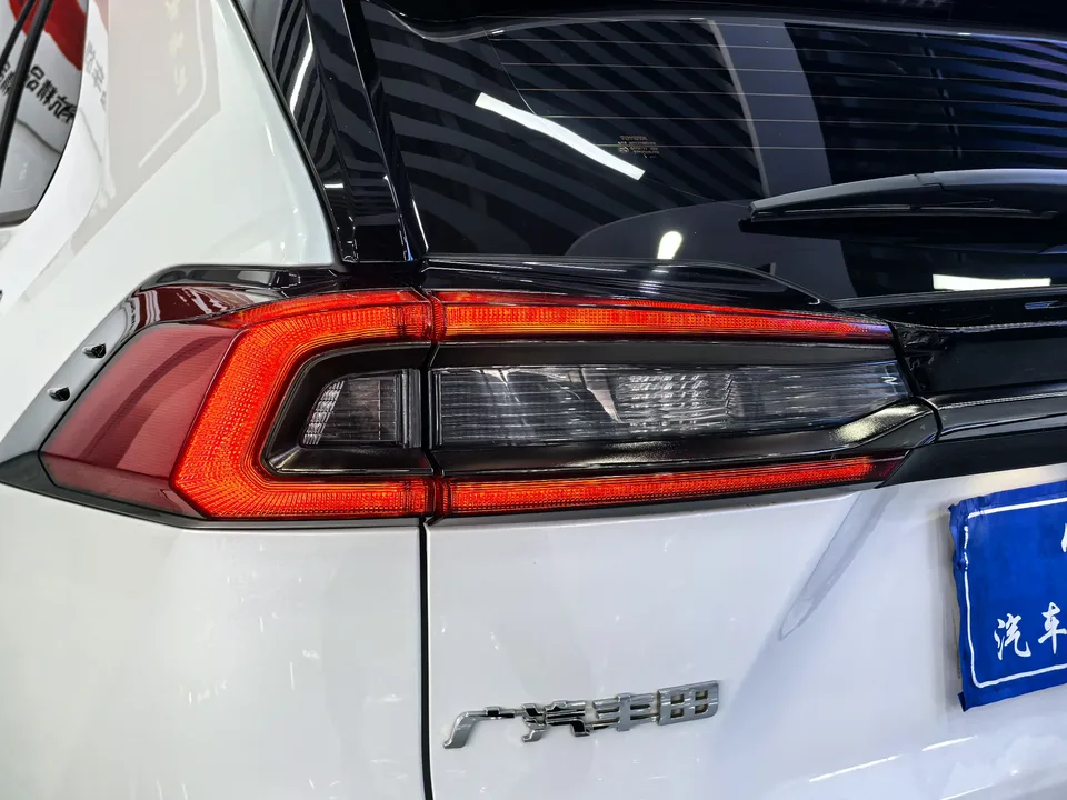 Toyota Willanda 2.0L 2WD Urban Edition 2025 — миниатюра 3