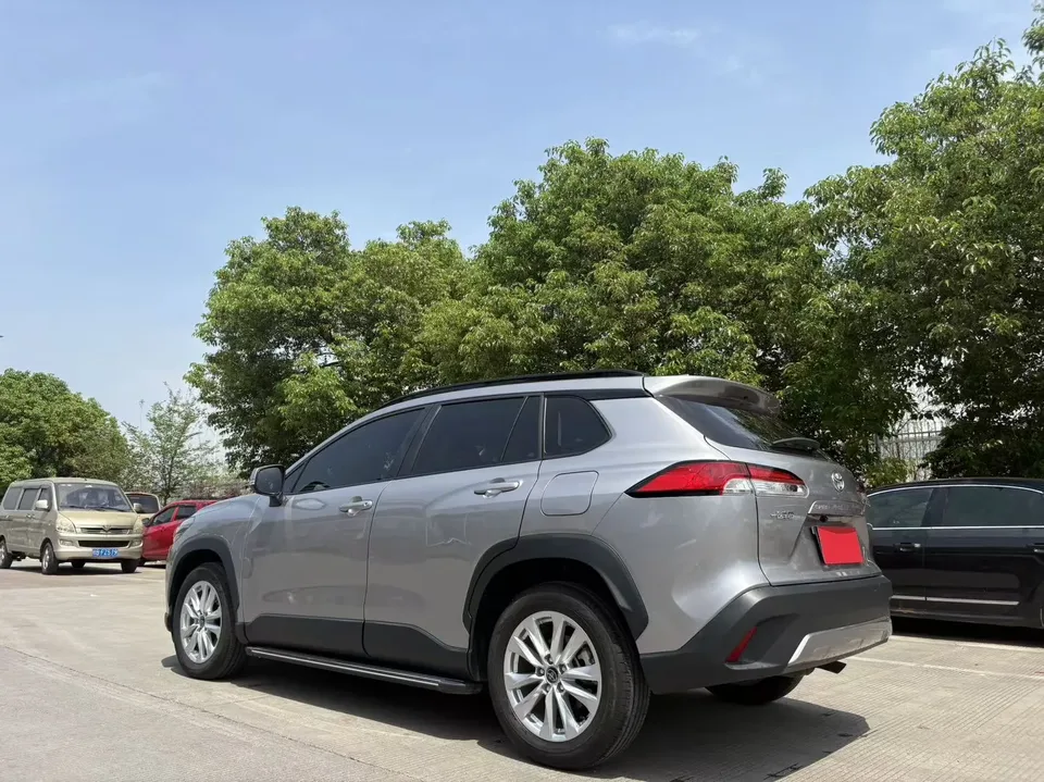 Toyota CorollaCross 2.0L CVT Pioneer Edition 2025 — миниатюра 4