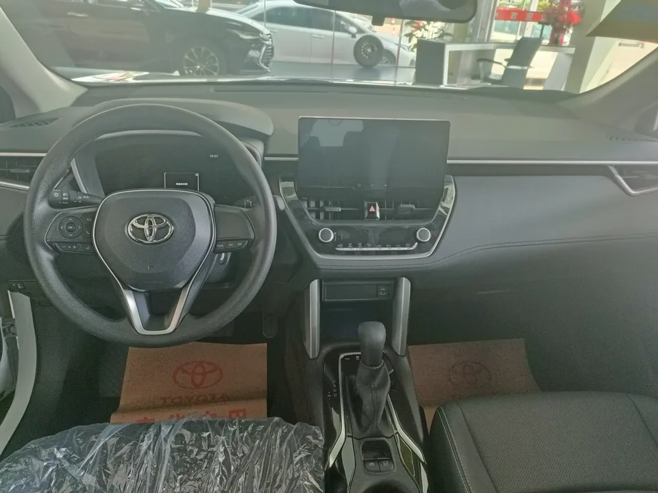 Toyota Frontlander 2.0L CVT Elite Edition 2025 — миниатюра 4
