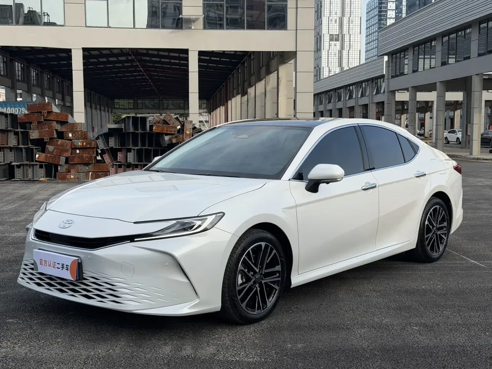 Toyota Camry 2025