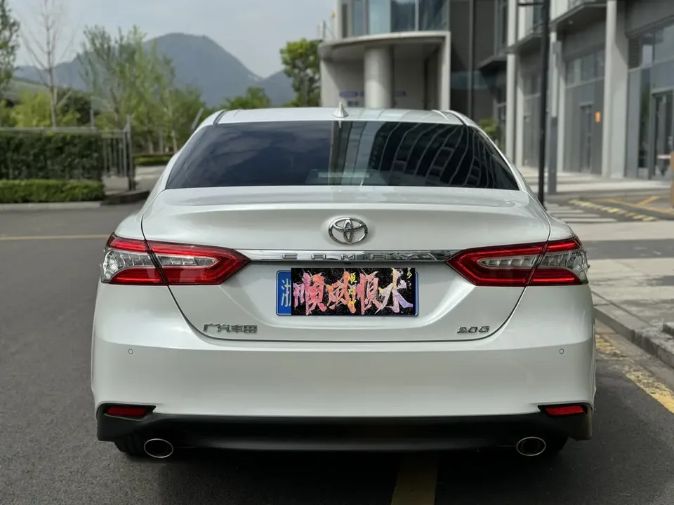 Toyota Camry 2.0G Deluxe Edition 2022 — миниатюра 4
