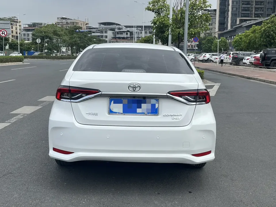 Toyota Corolla 1.2T S-CVT Pioneer PLUS Edition 2023 — миниатюра 4