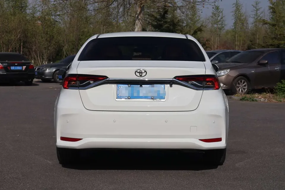Toyota Corolla 1.5L CVT Elite CARE Edition 2022 — миниатюра 5