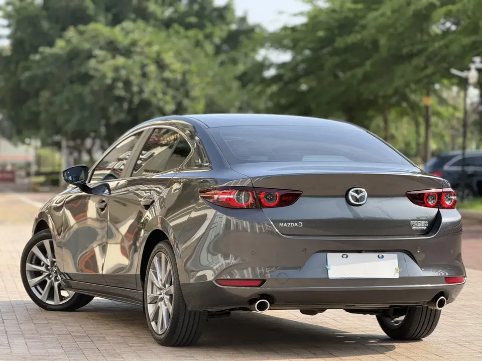 Mazda Axela 2.0L automatic quality version 2024 — миниатюра 2