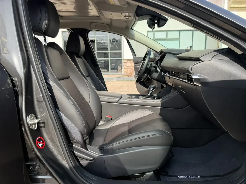 Mazda Axela 2.0L automatic quality version 2024 — миниатюра 4