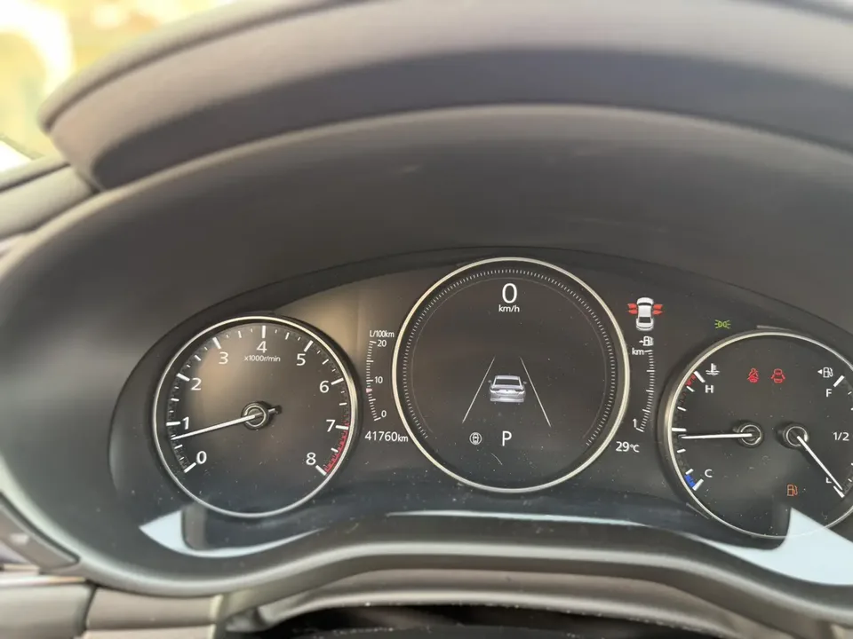 Mazda Axela 2.0L automatic quality version 2024 — миниатюра 5
