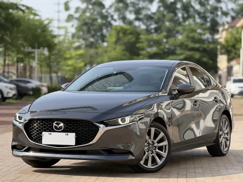 Mazda Axela 2.0L automatic quality version 2024 — фото 1, купить с доставкой в Москву