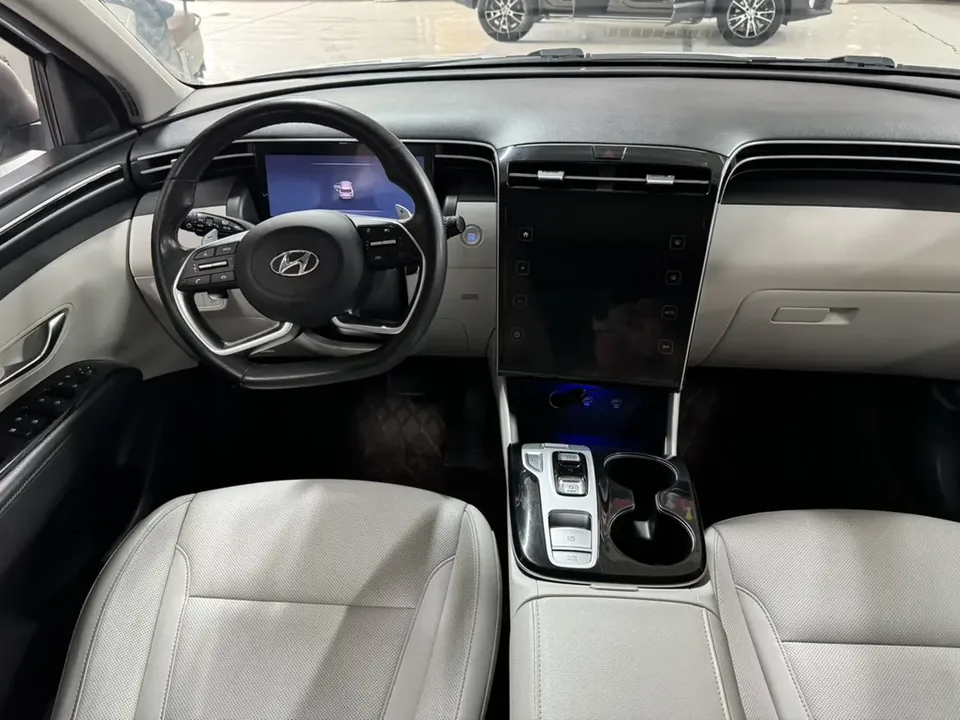 Hyundai tucson l Tucson L 1.5T 20th SE two-wheel drive 20th anniversary edition N Line 2022 — миниатюра 4