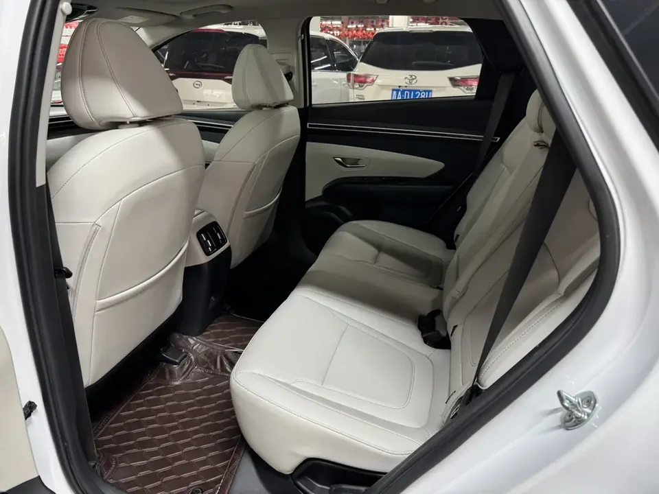 Hyundai tucson l Tucson L 1.5T 20th SE two-wheel drive 20th anniversary edition N Line 2022 — миниатюра 5