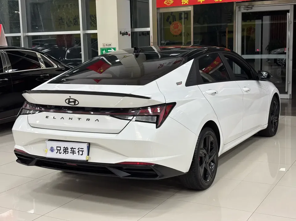 Hyundai Elantra 1.5L CVT 20th SE 20th Anniversary Edition 2022 — миниатюра 4