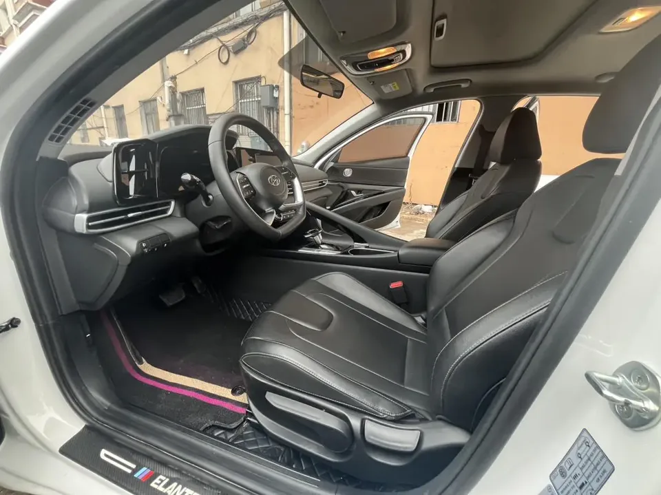 Hyundai Elantra 1.5L CVT GLX Elite Edition 2023 — миниатюра 4