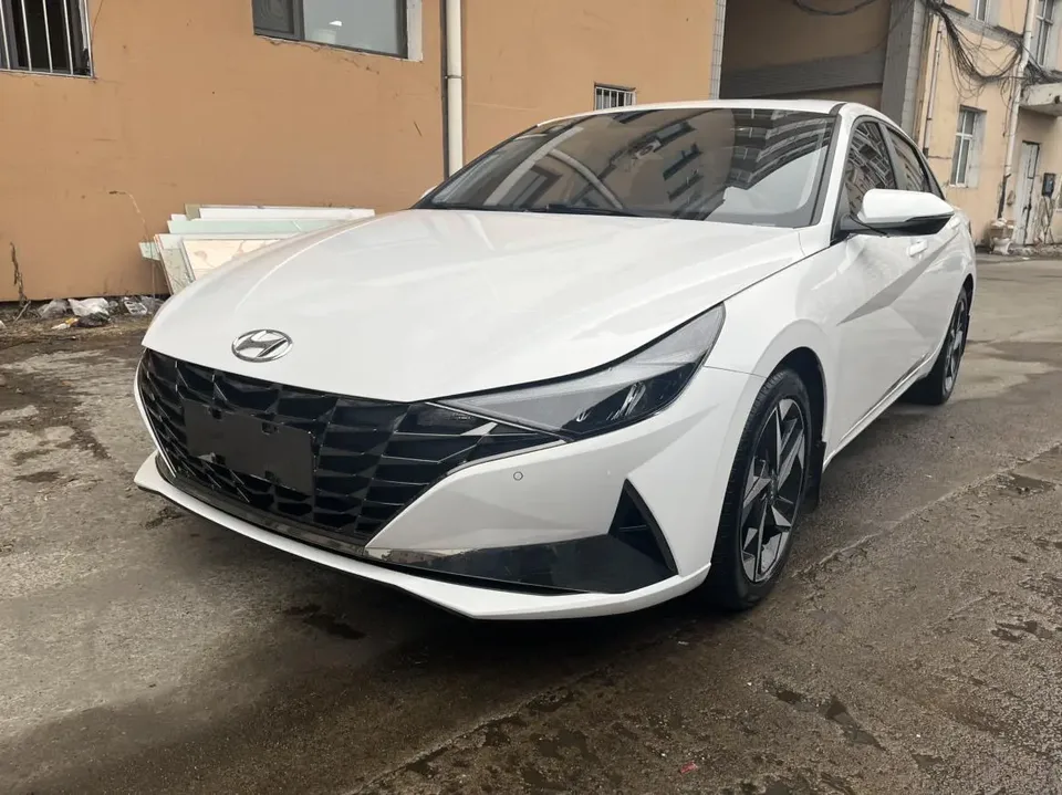 Hyundai Elantra 2023