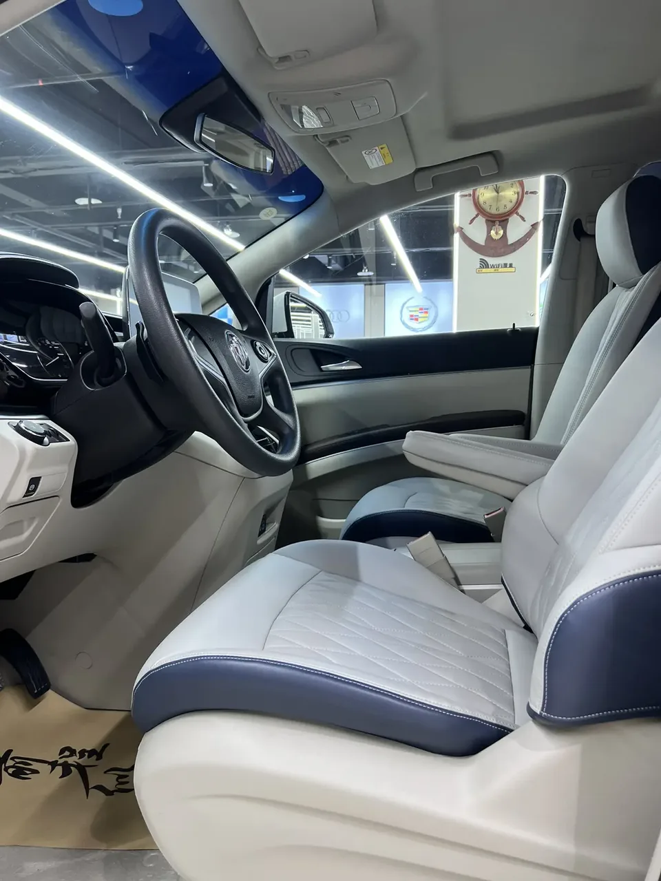 Buick GL8 Buick GL8 2022 Land Business Class 652T Comfort Edition 2022 — миниатюра 3