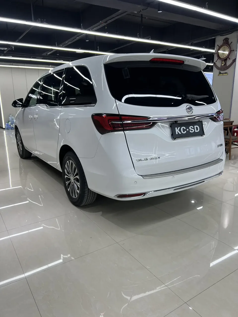 Buick GL8 Buick GL8 2022 Land Business Class 652T Comfort Edition 2022 — миниатюра 4