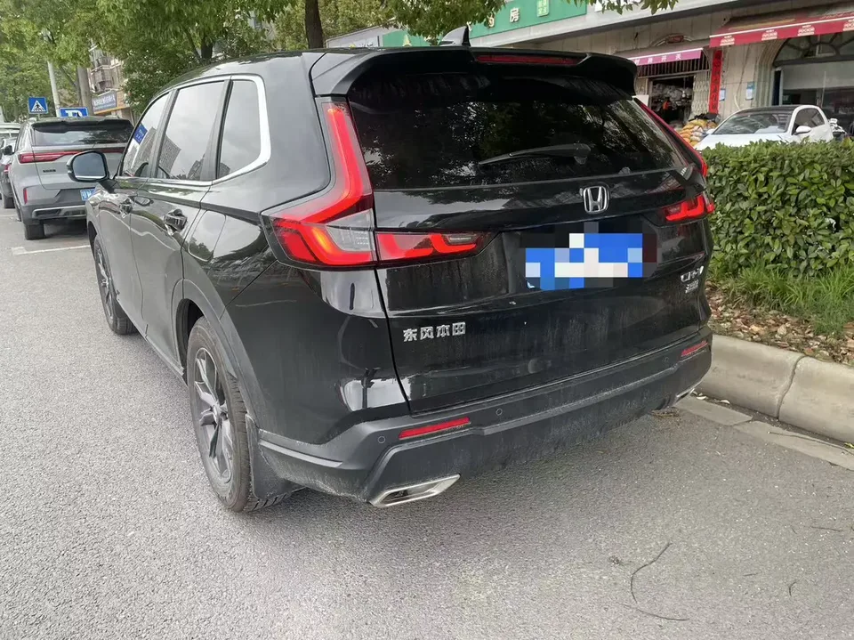 Honda CR-V 2026 Honda CR-V Global 30th Anniversary Edition 240TURBO CVT 2WD Forward 5-Seater Edition 2025 — миниатюра 3