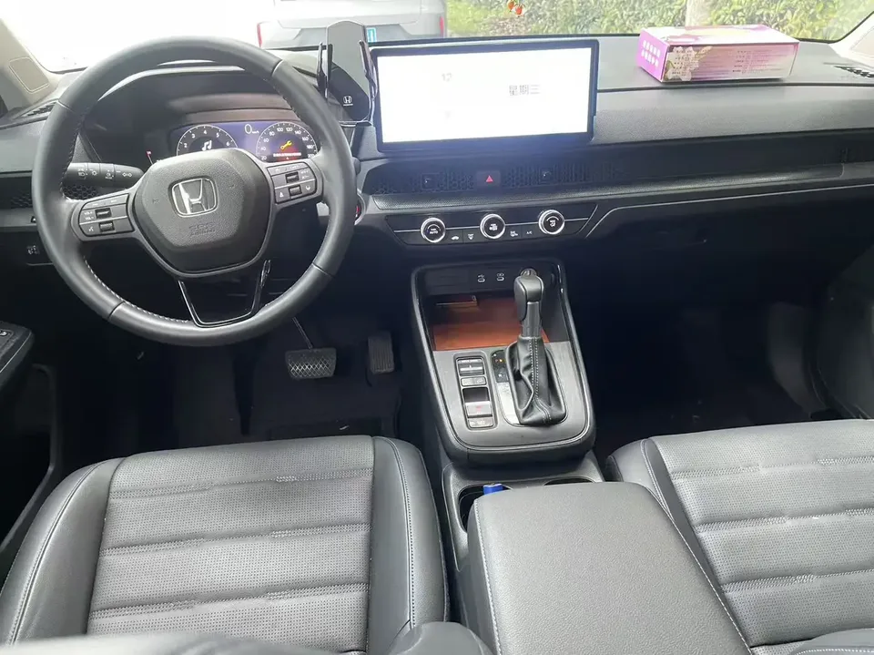 Honda CR-V 2026 Honda CR-V Global 30th Anniversary Edition 240TURBO CVT 2WD Forward 5-Seater Edition 2025 — миниатюра 4