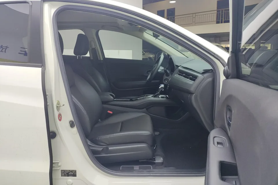 Honda VEZEL 1.5L CVT Pioneer Edition 2022 — миниатюра 4