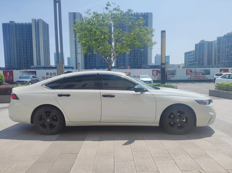 Honda Inspire Insignia 260TURBO Elegant Edition 2024 — миниатюра 2
