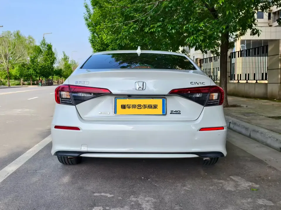 Honda CIVIC 2023 Civic HATCHBACK 240TURBO CVT Extreme Edition 2023 — миниатюра 2