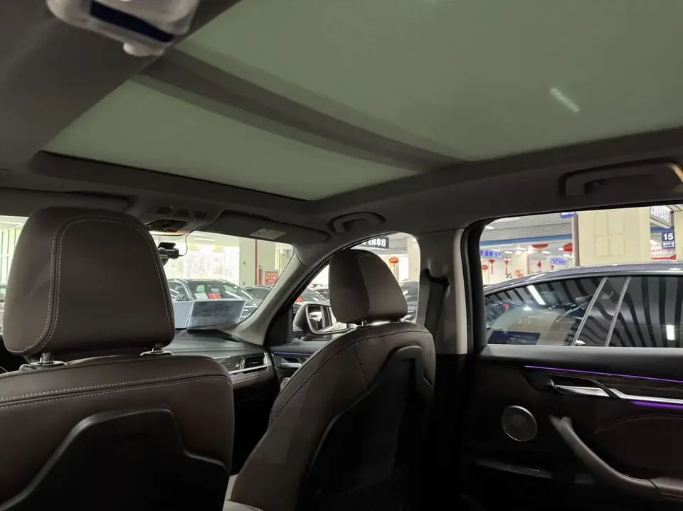 BMW X1 BMW X1 2021 xDrive25Li Exclusive Model 2022 — миниатюра 3